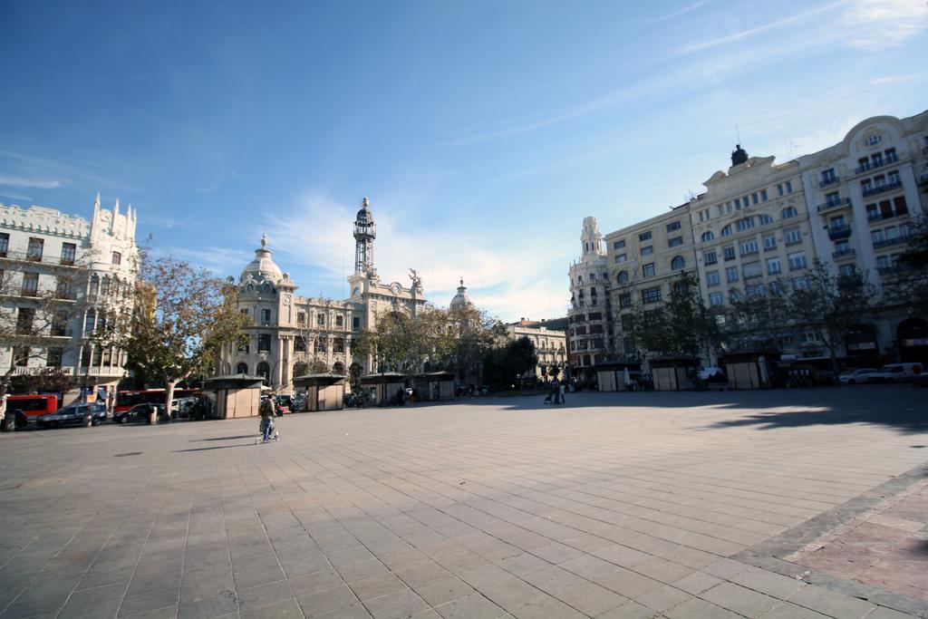 Апартаменты Travel Habitat Ayuntamiento Валенсия Экстерьер фото